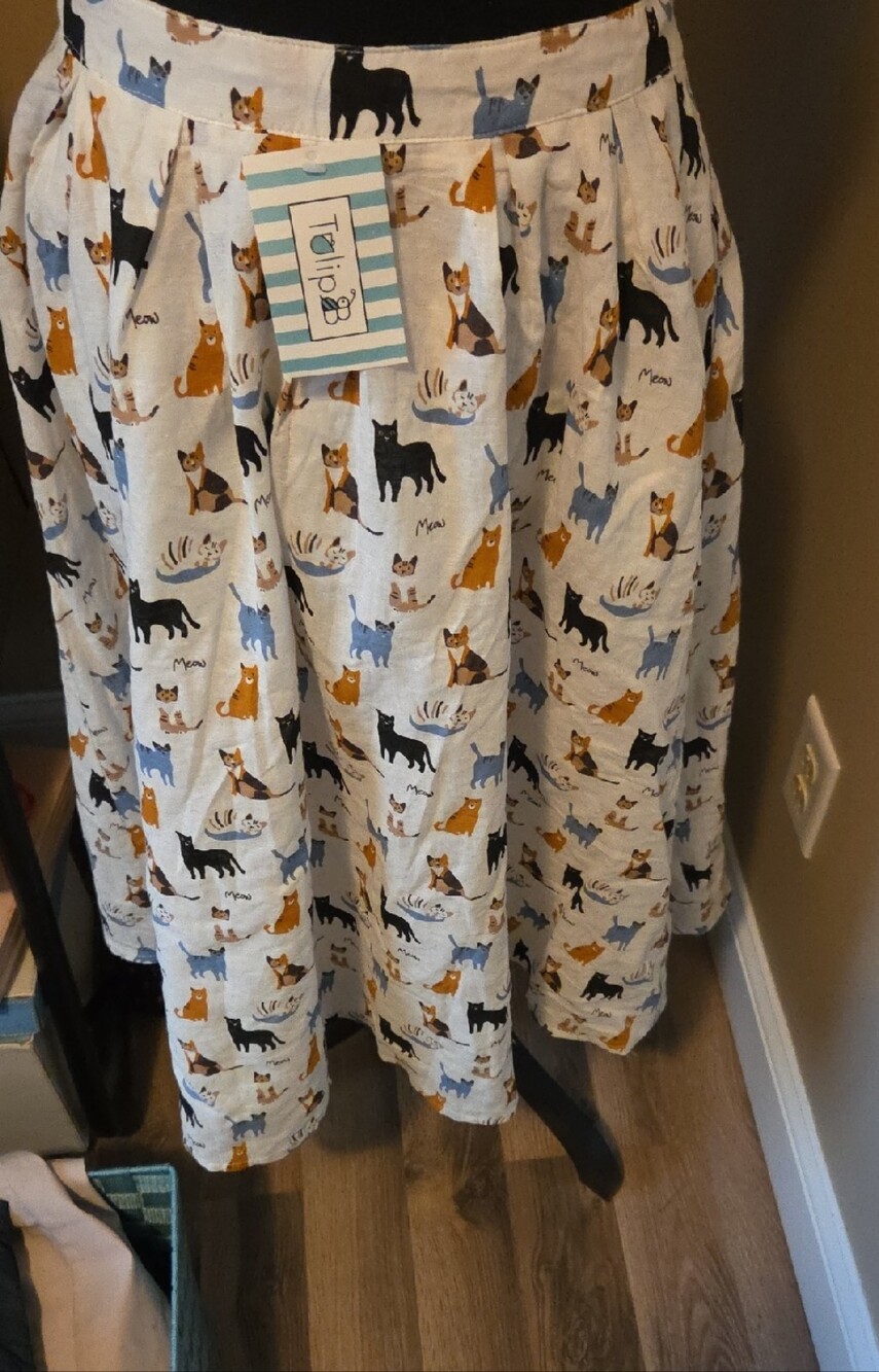 NWT-Tulip-B - A-Line Skirt with Cat Print.